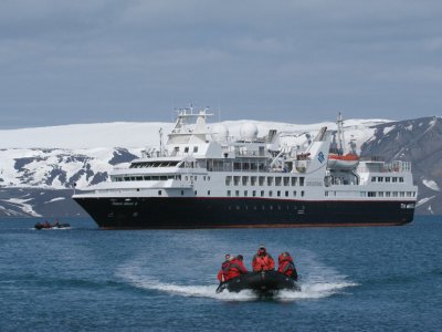 Expedition in a zodiac