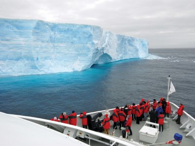 Dramatic view of glacier