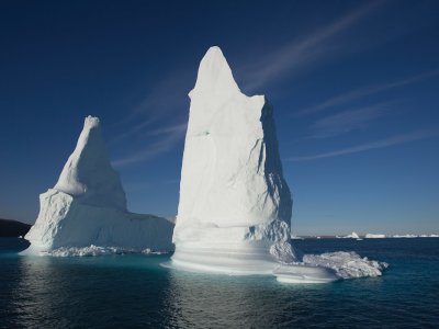 Pinnacle icebergs