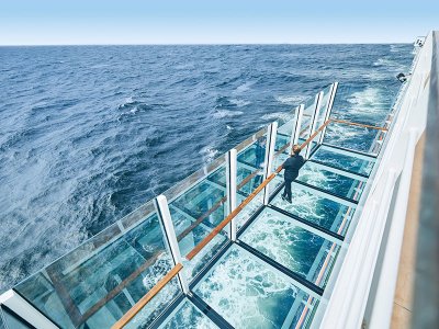 HANSEATIC inspiration glass floor