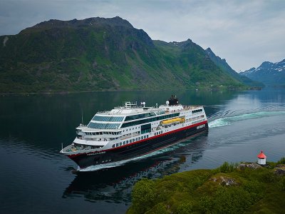 MS Trollfjord